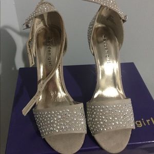 Madden Girl NWOT studded heels 👠